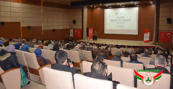 Müftülük’ten ‘Ailede Çözüm Becerileri’ Konferansı